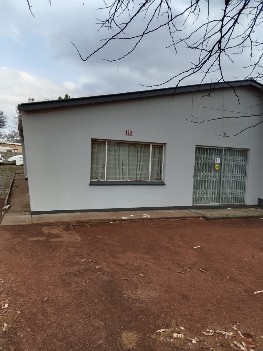 5 Bedroom Property for Sale in Roosheuwel North West